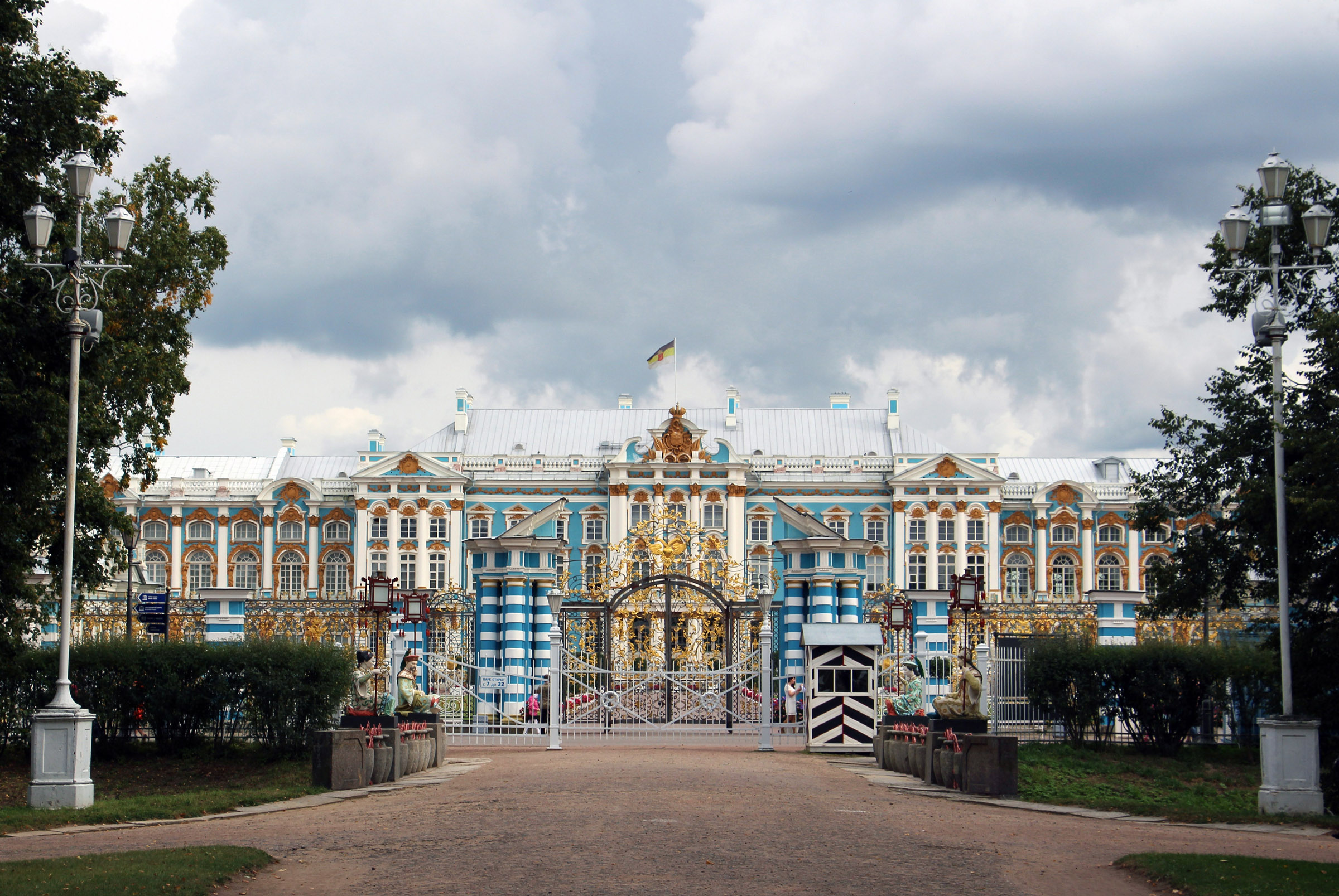 Екатерининский дворец в Пушкине (Царском Селе), история дворца. Экскурсия в Екатерининский  дворец, режим работы и стоимость билетов